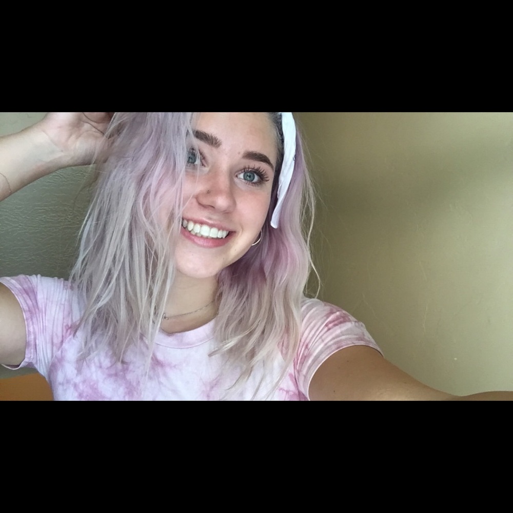 Meet your Posher, Maya